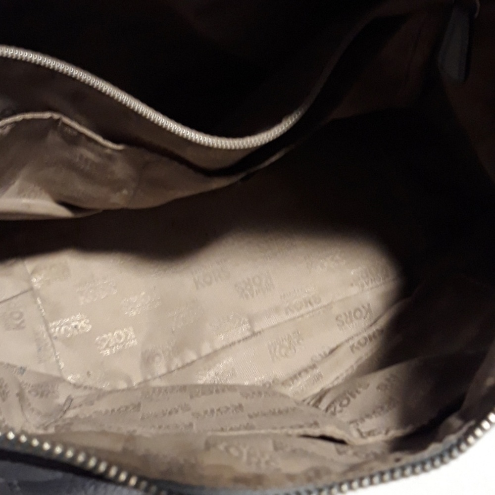 Michael Kors leather purse - Picture 6 of 8